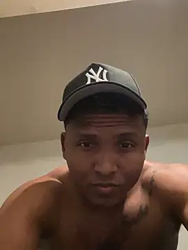 Snapshot of Eldeentt chatting on November 8, 2025, 9:40 pm Eldeentt online show from November 8, 2025, 9:40 pm