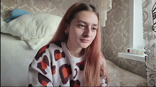 SweetLiaison online show from November 25, 2025, 6:58 am