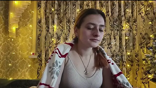 SweetLiaison online show from January 13, 2026, 6:01 pm