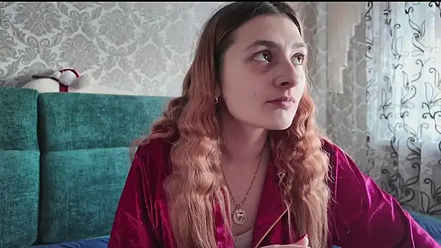 SweetLiaison online show from February 17, 2026, 2:03 pm