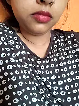Sexy Divya   online show from June 19, 2026, 1:22 am