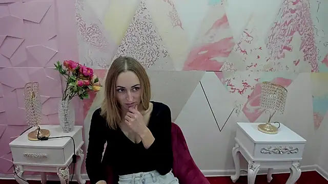 Snapshot of Cella_red1 chatting on November 12, 2025, 9:02 am Cella red1 online show from November 12, 2025, 9:02 am