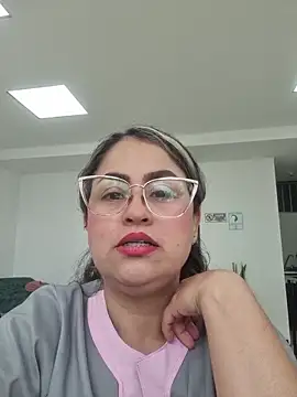 Snapshot of Laurenwc chatting on November 12, 2025, 5:06 pm Laurenwc online show from November 12, 2025, 5:06 pm