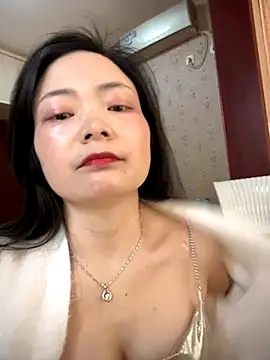 Yaoyaomm online show from November 9, 2025, 5:55 am