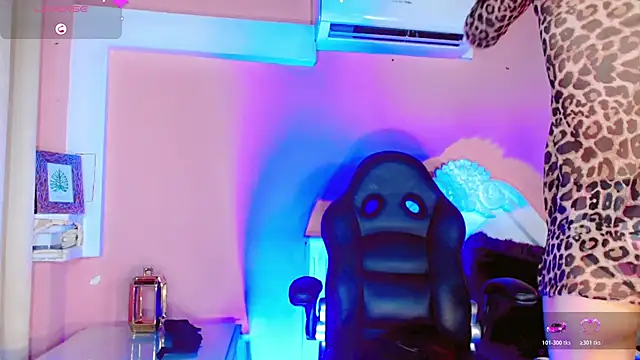 AnnaRouseQueen online show from February 10, 2026, 9:58 pm