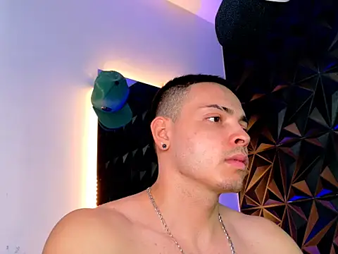 Maxwell Dupont online show from November 14, 2025, 8:45 pm