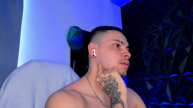 Maxwell Dupont online show from December 17, 2025, 2:44 pm