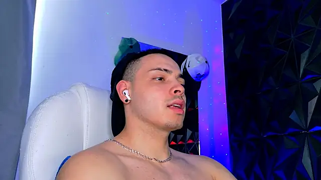 Maxwell Dupont online show from January 13, 2026, 9:19 pm