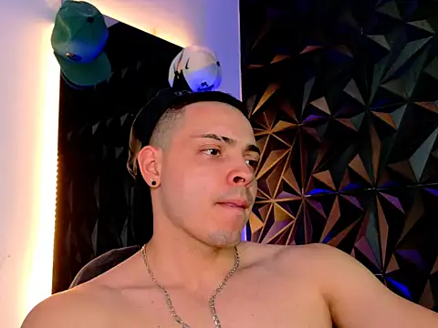 Snapshot of Maxwell_Dupont chatting on November 12, 2025, 9:51 pm Maxwell Dupont online show from November 12, 2025, 9:51 pm