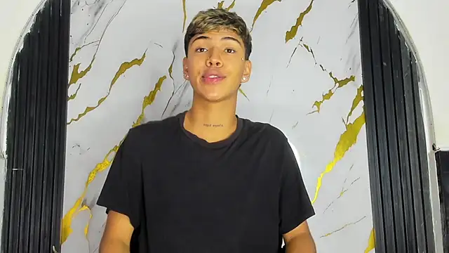 Timmy Kiing  online show from January 9, 2026, 9:22 pm