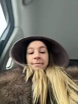 SashaCatt online show from February 12, 2026, 6:57 am