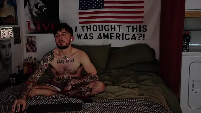 Snapshot of holefur2 chatting on November 19, 2025, 10:37 am holefur2 online show from November 19, 2025, 10:37 am