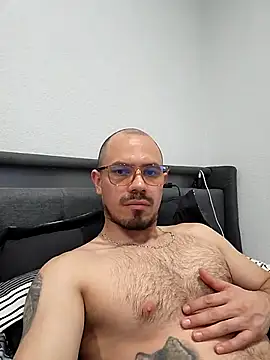 Snapshot of Zayary01 chatting on November 8, 2025, 11:03 am Zayary01 online show from November 8, 2025, 11:03 am