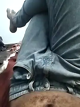 Snapshot of LEOMEGHA2026 chatting on February 3, 2026, 6:13 pm LEOMEGHA2026 online show from February 3, 2026, 6:13 pm