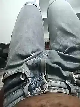 Snapshot of LEOMEGHA2026 chatting on February 2, 2026, 8:46 am LEOMEGHA2026 online show from February 2, 2026, 8:46 am