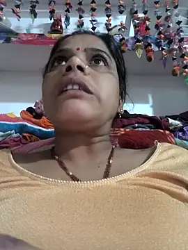 Hot suini online show from February 9, 2026, 6:00 am