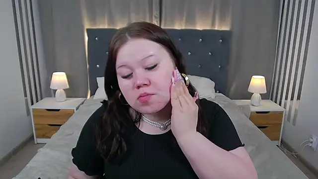 EvaNova  online show from December 14, 2025, 4:29 am