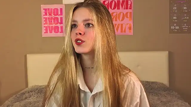 Snapshot of TiffinyMergist chatting on December 14, 2025, 8:03 pm TiffinyMergist online show from December 14, 2025, 8:03 pm