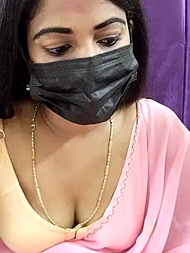 Snapshot of Honeya96 chatting on November 9, 2025, 1:59 pm Honeya96 online show from November 9, 2025, 1:59 pm