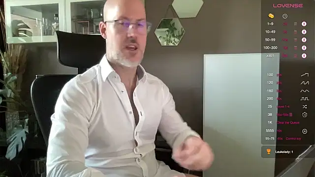 the new fit rubinho online show from April 17, 2026, 7:22 am