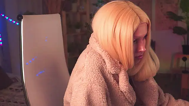 Snapshot of FrancescaCavaliere chatting on November 27, 2025, 9:43 am FrancescaCavaliere online show from November 27, 2025, 9:43 am