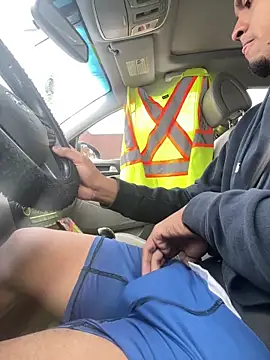 arnoldtrenp online show from November 17, 2025, 2:43 pm