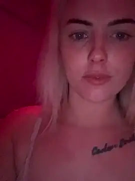 Bonnie-Blonde online show from November 9, 2025, 5:39 pm