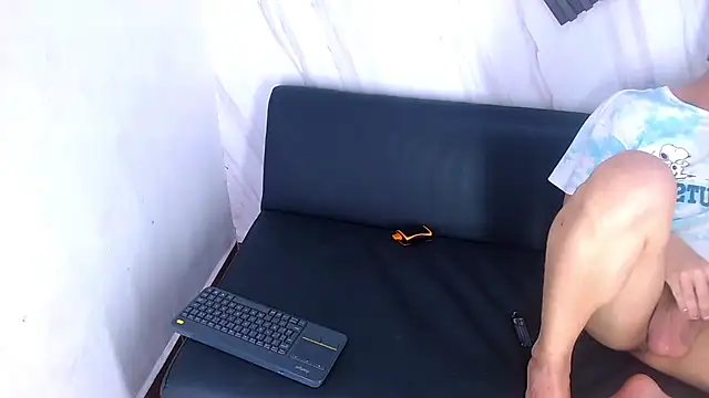 Snapshot of Liam_York_ chatting on February 7, 2026, 2:30 am Liam York online show from February 7, 2026, 2:30 am