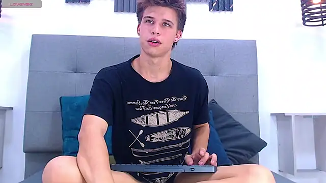 Liam York  online show from March 28, 2026, 7:26 pm