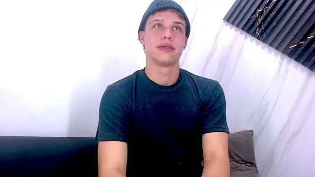 Snapshot of Liam_York_ chatting on February 24, 2026, 5:14 pm Liam York online show from February 24, 2026, 5:14 pm