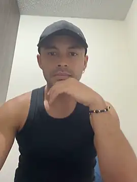 Snapshot of Naim__ chatting on November 9, 2025, 4:16 am Naim online show from November 9, 2025, 4:16 am