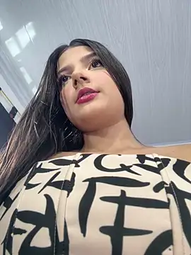 EmmiiGlow online show from February 18, 2026, 8:38 pm