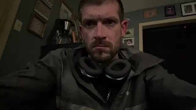 Snapshot of Lnghorn1614 chatting on November 9, 2025, 9:41 pm Lnghorn1614 online show from November 9, 2025, 9:41 pm
