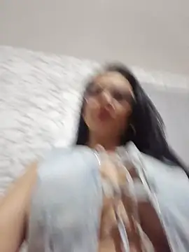 sofiaalarson online show from July 12, 2026, 12:55 am