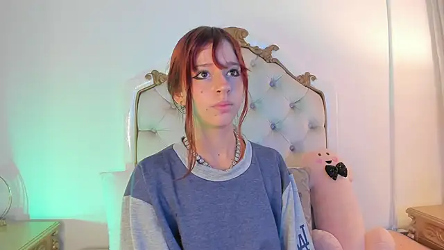 scarlett smith 3 online show from June 2, 2026, 2:22 am