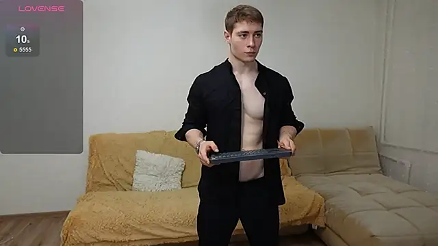 Snapshot of Kevin_geo_ chatting on November 17, 2025, 5:06 pm Kevin geo online show from November 17, 2025, 5:06 pm