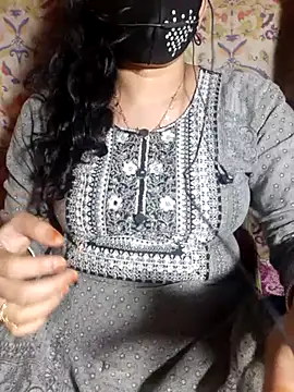 HotGirl23231 online show from May 24, 2026, 6:52 pm