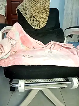 Snapshot of Em-mupmup chatting on February 8, 2026, 7:50 am Em-mupmup online show from February 8, 2026, 7:50 am