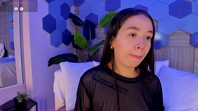 sofiaivanova online show from February 6, 2026, 3:46 am