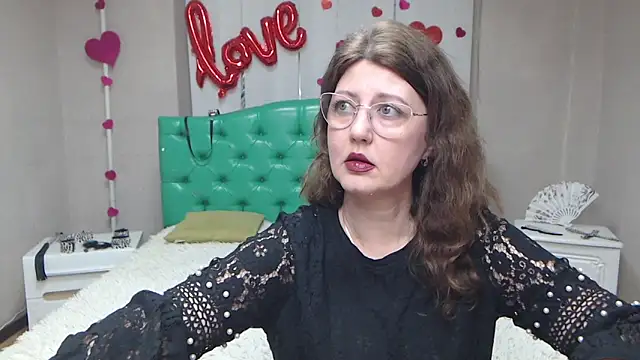 RoseHille online show from April 14, 2026, 5:07 pm