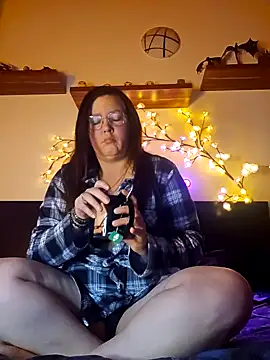 Snapshot of Persephone_CH_off chatting on November 24, 2025, 8:20 pm Persephone CH off online show from November 24, 2025, 8:20 pm