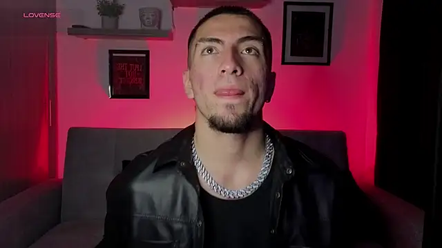 Snapshot of AresMassimoX chatting on November 12, 2025, 3:43 am AresMassimoX online show from November 12, 2025, 3:43 am