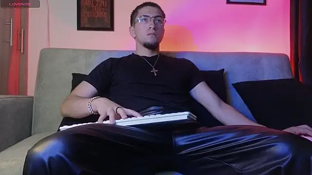 AresMassimoX online show from April 18, 2026, 1:57 pm