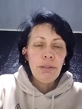 Jhanne Cherry  online show from November 17, 2025, 6:50 am