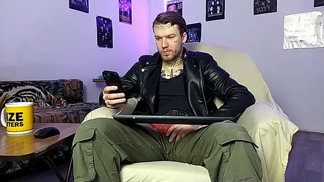 Huntall77 online show from February 19, 2026, 4:31 am