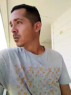 Damian-liam online show from November 11, 2025, 4:57 pm