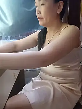 Feeling-hot online show from June 2, 2026, 3:50 am