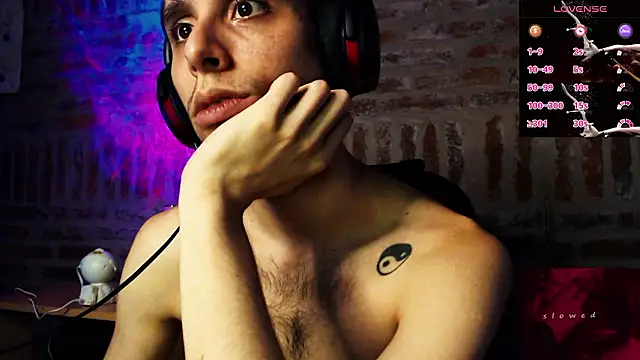 Snapshot of CaramelToy chatting on March 1, 2026, 7:14 pm CaramelToy online show from March 1, 2026, 7:14 pm