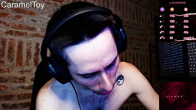 Snapshot of CaramelToy chatting on February 19, 2026, 10:07 pm CaramelToy online show from February 19, 2026, 10:07 pm