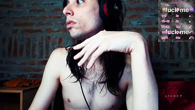 Snapshot of CaramelToy chatting on January 12, 2026, 6:04 pm CaramelToy online show from January 12, 2026, 6:04 pm